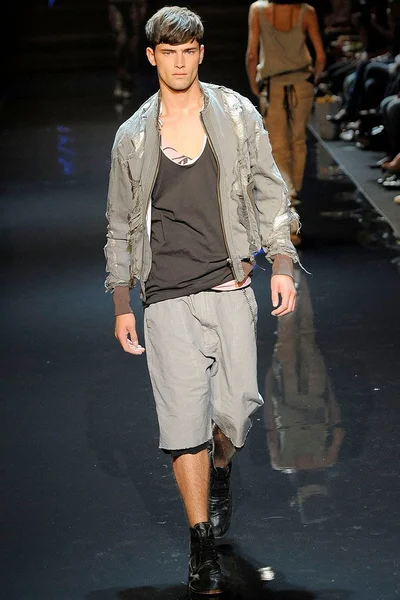 Look 44